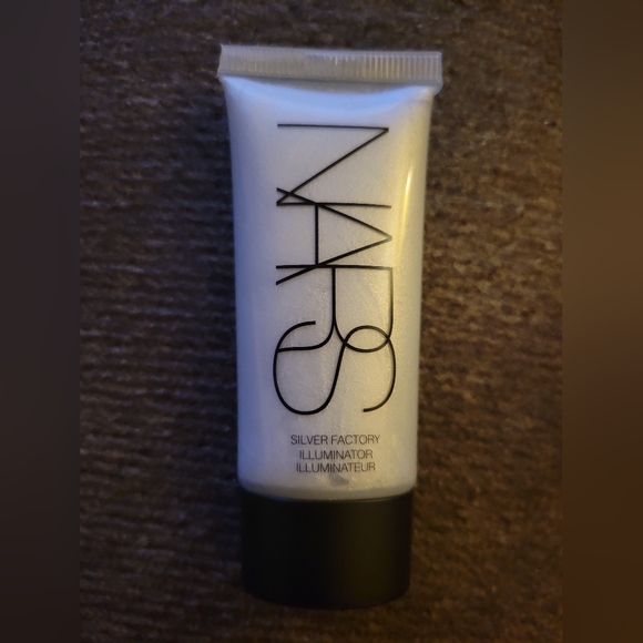 HTF🎅Illuminator Need🎅BN*No Box* HTF LE NARS 0.57 OZ Silver Factory Illuminator - Picture 9 of 10
